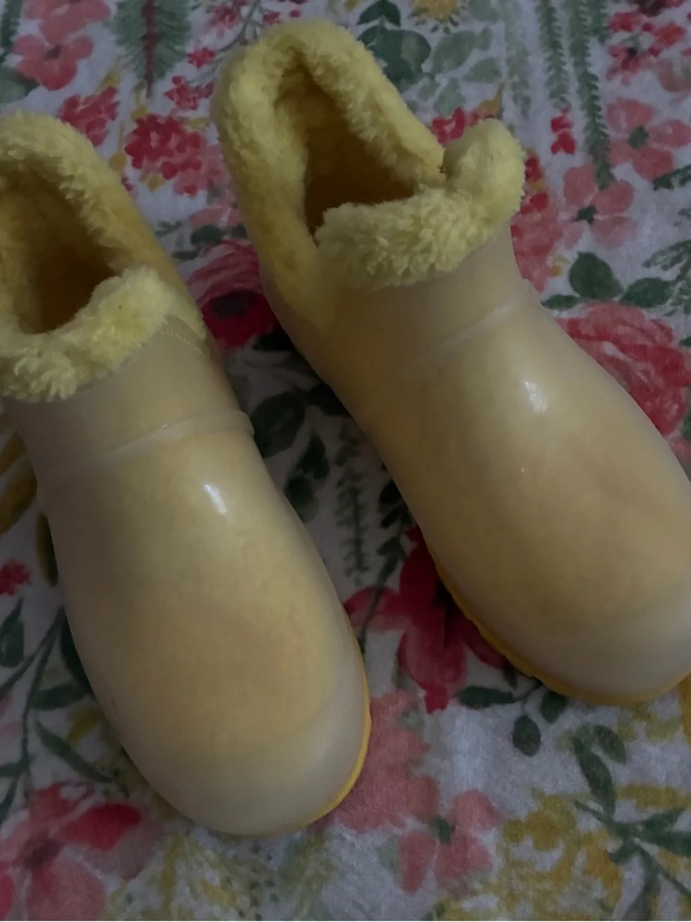 Women's Cozy Faux-Fur Lined Slip-On Rain Clogs - Yellow
